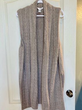 Video! LC Lauren Conrad Taupe Cable-Knit Sleeveless Long Cardigan